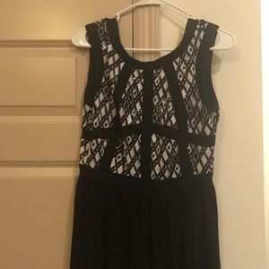 Size 8. R & M Richards dress. Never worn!